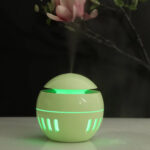 Wood grain fragrance humidifier